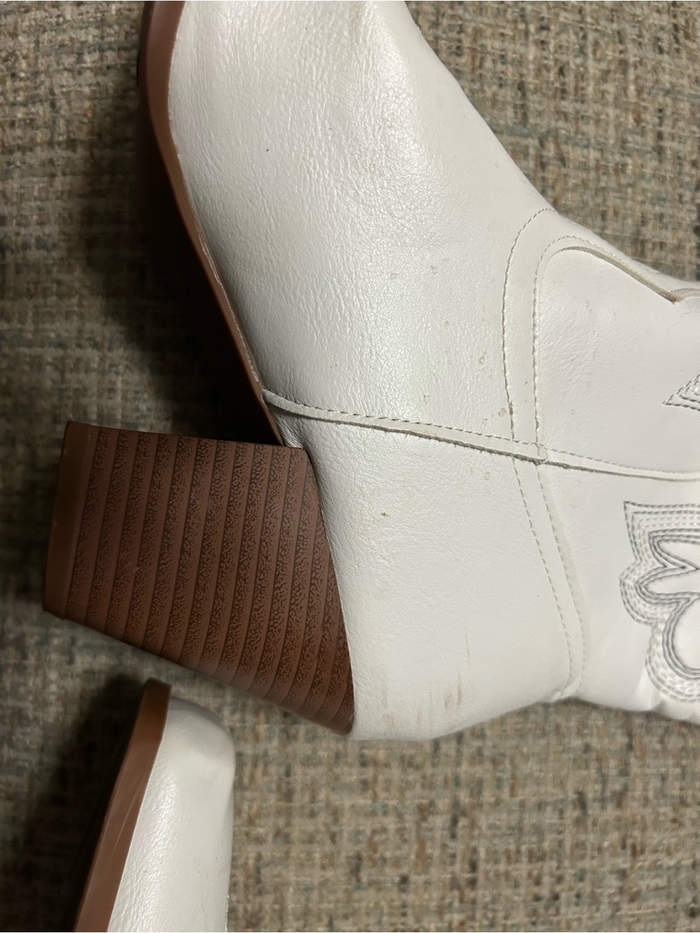 White Western Embroidered Mid-Calf Cowboy Boots - Picture 2 of 6